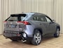 Toyota RAV4 2.5 Hybrid AWD PHEV *1e Eigenaar* Panoramadak / HUD / Leder / 360 Camera / Stuur/Stoelverwarming / 18"LMV