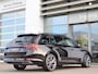 Skoda Superb Combi 1.4 TSI 218 pk DSG iV Sportline Business | Trekhaak | Navigatie | DCC | Stoel + Stuurverwarming | matrix Led | Elektrische klep | camera |