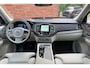 Volvo XC90 T8 Automaat AWD Ultra Dark | Bowers & Wilkins | Luchtvering | Panoramadak | Rondom zichtcamera | 22" Lichtmetalen velgen | Verwarmbare voorstoelen | Verwarmbaar stuurwiel | Massagefunctie voorstoelen | Ventileerbare voorstoelen | Verwarmbare achterbank