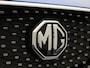 MG MG ZS EV Luxury 45 kWh | Automaat | Panoramadak | Leder | Navigatie | Airco | Achteruitrijcamera | Apple Carplay / Android Auto | Stoelverwarming | Lichtmetalen Velgen |