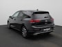 Volkswagen Golf 1.0 eTSI Active Automaat | Apple CarPlay/Android Auto | Navigatie | Cruise Control | Parkeersensoren | Climate control | Camera | Sfeerverlichting | Private glass