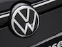 Volkswagen Golf 1.0 eTSI Active Automaat | Apple CarPlay/Android Auto | Navigatie | Cruise Control | Parkeersensoren | Climate control | Camera | Sfeerverlichting | Private glass