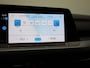 Volkswagen Golf 1.0 eTSI Active Automaat | Apple CarPlay/Android Auto | Navigatie | Cruise Control | Parkeersensoren | Climate control | Camera | Sfeerverlichting | Private glass