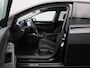 Volkswagen Golf 1.0 eTSI Active Automaat | Apple CarPlay/Android Auto | Navigatie | Cruise Control | Parkeersensoren | Climate control | Camera | Sfeerverlichting | Private glass