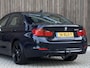 BMW 3-Serie 320i Upgrade Edition | M-SPORT VELGEN | LEDER | TREKHAAK | GOED ONDERHOUDEN
