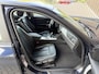 BMW 3-Serie 320i Upgrade Edition | M-SPORT VELGEN | LEDER | TREKHAAK | GOED ONDERHOUDEN