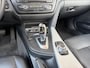 BMW 3-Serie 320i Upgrade Edition | M-SPORT VELGEN | LEDER | TREKHAAK | GOED ONDERHOUDEN