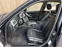 BMW 3-Serie 320i Upgrade Edition | M-SPORT VELGEN | LEDER | TREKHAAK | GOED ONDERHOUDEN