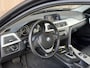 BMW 3-Serie 320i Upgrade Edition | M-SPORT VELGEN | LEDER | TREKHAAK | GOED ONDERHOUDEN
