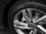 Volkswagen Golf 1.5eTSI/130PK DSG R-Line · Panoramadak · Apple/Android Car Play · Stoel & Stuurverwarming · Navigatie