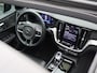 Volvo V60 2.0 T8 Plug-in hybrid AWD Plus Dark Trekhaak / Stoelverwarming / 360 camera / Parkeersensoren / Panorama dak / 455PK / Sportstoelen /