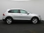 Volkswagen Tiguan 1.4 TSI eHybrid Elegance 245 PK| Dealeronderhouden | Trekhaak | Navigatie | Stoelverwarming | Achteruitrijcamera | Stuurwielverwarming | Artvelours Bekleding | Keyless Access |