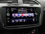 Volkswagen Tiguan 1.4 TSI eHybrid Elegance 245 PK| Dealeronderhouden | Trekhaak | Navigatie | Stoelverwarming | Achteruitrijcamera | Stuurwielverwarming | Artvelours Bekleding | Keyless Access |