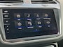 Volkswagen Tiguan 1.5TSI/150PK R-Line DSG · Panoramadak · Harman Kardon sound · Apple/Android Car Play · Camera + Parkeersensoren