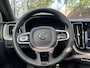 Volvo XC60 2.0 T8 Plug-in hybrid AWD Ultra Dark SOH 100% | 21'' INCH WIELEN | HARMAN KARDON | MEM. SEATS | VOOR & ACHTER STOELEN VERWARMD | STUURWIEL VERWARMD | PANO | KEYLESS | DODE HOEK | RIJKLAAR + 12 MND BOVAG GARANTIE |