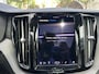 Volvo XC60 2.0 T8 Plug-in hybrid AWD Ultra Dark SOH 100% | 21'' INCH WIELEN | HARMAN KARDON | MEM. SEATS | VOOR & ACHTER STOELEN VERWARMD | STUURWIEL VERWARMD | PANO | KEYLESS | DODE HOEK | RIJKLAAR + 12 MND BOVAG GARANTIE |