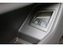 Volkswagen Multivan 1.4 eHybrid L2H1 Life Business 150PK | Achteruitrijcamera | Airco (automatisch) | Apple Carplay/Android Auto|telefoonintegratie premium