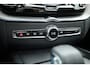 Volvo XC60 2.0 T6 Plug-in hybrid AWD Long Range Plus Dark | Rijklaar | Pano-dak | Trekhaak | 4x Stoel + Stuurverw. | voorruit.verw. | Google |