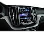 Volvo XC60 2.0 T6 Plug-in hybrid AWD Long Range Plus Dark | Rijklaar | Pano-dak | Trekhaak | 4x Stoel + Stuurverw. | voorruit.verw. | Google |