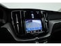 Volvo XC60 2.0 T6 Plug-in hybrid AWD Long Range Plus Dark | Rijklaar | Pano-dak | Trekhaak | 4x Stoel + Stuurverw. | voorruit.verw. | Google |