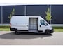 Peugeot Boxer 2.2 BlueHDi 180 L3H2 3.5t Nieuw en BPM vrij |180 pk automaat |2e airbag |Groot scherm |Navi |Climate control |Cruise |Metallic |Mooie camperbasis