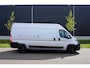 Peugeot Boxer 2.2 BlueHDi 180 L3H2 3.5t Nieuw en BPM vrij |180 pk automaat |2e airbag |Groot scherm |Navi |Climate control |Cruise |Metallic |Mooie camperbasis