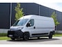 Peugeot Boxer 2.2 BlueHDi 180 L3H2 3.5t Nieuw en BPM vrij |180 pk automaat |2e airbag |Groot scherm |Navi |Climate control |Cruise |Metallic |Mooie camperbasis