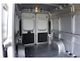 Peugeot Boxer 2.2 BlueHDi 180 L3H2 3.5t Nieuw en BPM vrij |180 pk automaat |2e airbag |Groot scherm |Navi |Climate control |Cruise |Metallic |Mooie camperbasis