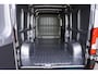 Peugeot Boxer 2.2 BlueHDi 180 L3H2 3.5t Nieuw en BPM vrij |180 pk automaat |2e airbag |Groot scherm |Navi |Climate control |Cruise |Metallic |Mooie camperbasis