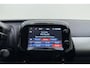 Peugeot 108 1.0 e-VTi Première | Trekhaak | Keyless start | Climate control | Lichtmetalen velgen |