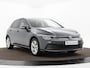 Volkswagen Golf 1.0 eTSI 110pk DSG Life · Camera · Apple/Android Car Play · Navigatie · Sfeerverlichting · 16'' Inch · Garantie t/m 04-02-2028 of 100.000km