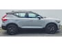 Volvo XC40 2.0 B3 Ultra Black Edition 20” Wielen - Panoramadak - Lounge-pakket - Harman Kardon Audio - 360 Cam - Alarm - Climate - R980 Interieur – Power seats met memory Links - Two Tone – Full led koplampen –Donkere hemel