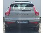 Volvo XC40 2.0 B3 Ultra Black Edition 20” Wielen - Panoramadak - Lounge-pakket - Harman Kardon Audio - 360 Cam - Alarm - Climate - R980 Interieur – Power seats met memory Links - Two Tone – Full led koplampen –Donkere hemel