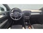 Volvo XC40 2.0 B3 Ultra Black Edition 20” Wielen - Panoramadak - Lounge-pakket - Harman Kardon Audio - 360 Cam - Alarm - Climate - R980 Interieur – Power seats met memory Links - Two Tone – Full led koplampen –Donkere hemel