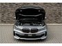 BMW 1-Serie M135i xDrive | Live Cockpit | Panorama | Leder | Memory | H&K | Head-Up | Camera | 19"LM | Skyscraper Grey