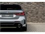 BMW 1-Serie M135i xDrive | Live Cockpit | Panorama | Leder | Memory | H&K | Head-Up | Camera | 19"LM | Skyscraper Grey