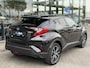Toyota C-HR / C-HR+ 1.8 Hybrid Executive | Leer | Camera | 18" | DAB+ | Keyless | Winter-pakket | Adaptive CC | PDC | Dealer onderhouden Interesse, Proefrit? Bel of app met: 06-24 28 28 42/ 06-42130156