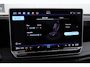 Volkswagen Tiguan 1.5 eHybrid R-Line 272PK / 200kW DSG, 60 maanden / 100.000km garantie, Black Style pakket, Harman Kardon geluidssysteem, head-up display, wegklapbare trekhaak, 20" 'York' LMV, LED Matrix (IQ.Lights) met dynamische richtingaanwijzers, verwarmbare voorstoelen, verwarmbare achterbank, verwarmbaar multifunctioneel lederen stuurwiel, verwarmbare voorruit, adaptieve cruise control (ACC) met Travel Assist, parkeerassistent (Park Assist Pro), keyless access, elektrische achterklep (Easy Open & Close), privacy glas, elektrisch verstel-, verwarm- en inklapbare buitenspiegels, draadloze telefoonlader, 3-zone climatronic, DAB+, dodehoekdetectie (Side Assist), draadloos Apple Carplay & Android Auto, dynamisch grootlichtassistent (Dynamic Light Assist) etc.