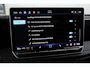 Volkswagen Tiguan 1.5 eHybrid R-Line 272PK / 200kW DSG, 60 maanden / 100.000km garantie, Black Style pakket, Harman Kardon geluidssysteem, head-up display, wegklapbare trekhaak, 20" 'York' LMV, LED Matrix (IQ.Lights) met dynamische richtingaanwijzers, verwarmbare voorstoelen, verwarmbare achterbank, verwarmbaar multifunctioneel lederen stuurwiel, verwarmbare voorruit, adaptieve cruise control (ACC) met Travel Assist, parkeerassistent (Park Assist Pro), keyless access, elektrische achterklep (Easy Open & Close), privacy glas, elektrisch verstel-, verwarm- en inklapbare buitenspiegels, draadloze telefoonlader, 3-zone climatronic, DAB+, dodehoekdetectie (Side Assist), draadloos Apple Carplay & Android Auto, dynamisch grootlichtassistent (Dynamic Light Assist) etc.