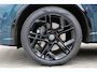 Volkswagen Tiguan 1.5 eHybrid R-Line 272PK / 200kW DSG, 60 maanden / 100.000km garantie, Black Style pakket, Harman Kardon geluidssysteem, head-up display, wegklapbare trekhaak, 20" 'York' LMV, LED Matrix (IQ.Lights) met dynamische richtingaanwijzers, verwarmbare voorstoelen, verwarmbare achterbank, verwarmbaar multifunctioneel lederen stuurwiel, verwarmbare voorruit, adaptieve cruise control (ACC) met Travel Assist, parkeerassistent (Park Assist Pro), keyless access, elektrische achterklep (Easy Open & Close), privacy glas, elektrisch verstel-, verwarm- en inklapbare buitenspiegels, draadloze telefoonlader, 3-zone climatronic, DAB+, dodehoekdetectie (Side Assist), draadloos Apple Carplay & Android Auto, dynamisch grootlichtassistent (Dynamic Light Assist) etc.