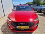 Ford Focus Wagon 1.0 EcoBoost Hybrid ST Line X Bellen voor bezichtiging | Fantastic Red | Winterpack | Driver Ass Pack | Camera | Origin NL Auto |