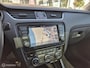 Skoda Octavia Combi 1.2 SCHUIFKANTELDAK XENON PDC 17" NAP