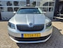 Skoda Octavia Combi 1.2 SCHUIFKANTELDAK XENON PDC 17" NAP