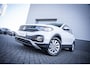 Volkswagen T-Cross 1.0 TSI Life | Cruise control adaptief | Parkeersensoren voor en achter | Trekhaak