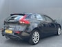 Volvo V40 1.6 T3 Summum NIEUW BINNEN! | LEER | TREKHAAK | KEYLESS | CAMERA | FULL LED | CLIMA | NAVI | VOLLEDIG OH |