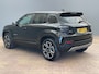 Jeep Avenger 1.2 e-Hybrid Summit Panoramadak | JBL | Elek.Klep | Vol Opties! | Camera | Leder/Stof | 18'' Lichmetaal | '| Achterbank in delen neerklapbaar | Achteruitrijcamera | Afdaal assistent
