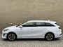 Kia Ceed Sportswagon 1.6 GDI PHEV DynamicLine | Facelift | Camera | Fabrieksgarantie | Apple CarPlay | Rijstrooksensor | LED | DAB | Keyless | 16 inch velgen | Climate control | Adaptieve Cruise control | Stoel&stuurverwarming | Volledig Onderhouden