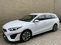 Kia Ceed Sportswagon 1.6 GDI PHEV DynamicLine | Facelift | Camera | Fabrieksgarantie | Apple CarPlay | Rijstrooksensor | LED | DAB | Keyless | 16 inch velgen | Climate control | Adaptieve Cruise control | Stoel&stuurverwarming | Volledig Onderhouden