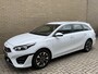 Kia Ceed Sportswagon 1.6 GDI PHEV DynamicLine | Facelift | Camera | Fabrieksgarantie | Apple CarPlay | Rijstrooksensor | LED | DAB | Keyless | 16 inch velgen | Climate control | Adaptieve Cruise control | Stoel&stuurverwarming | Volledig Onderhouden