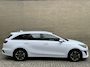 Kia Ceed Sportswagon 1.6 GDI PHEV DynamicLine | Facelift | Camera | Fabrieksgarantie | Apple CarPlay | Rijstrooksensor | LED | DAB | Keyless | 16 inch velgen | Climate control | Adaptieve Cruise control | Stoel&stuurverwarming | Volledig Onderhouden